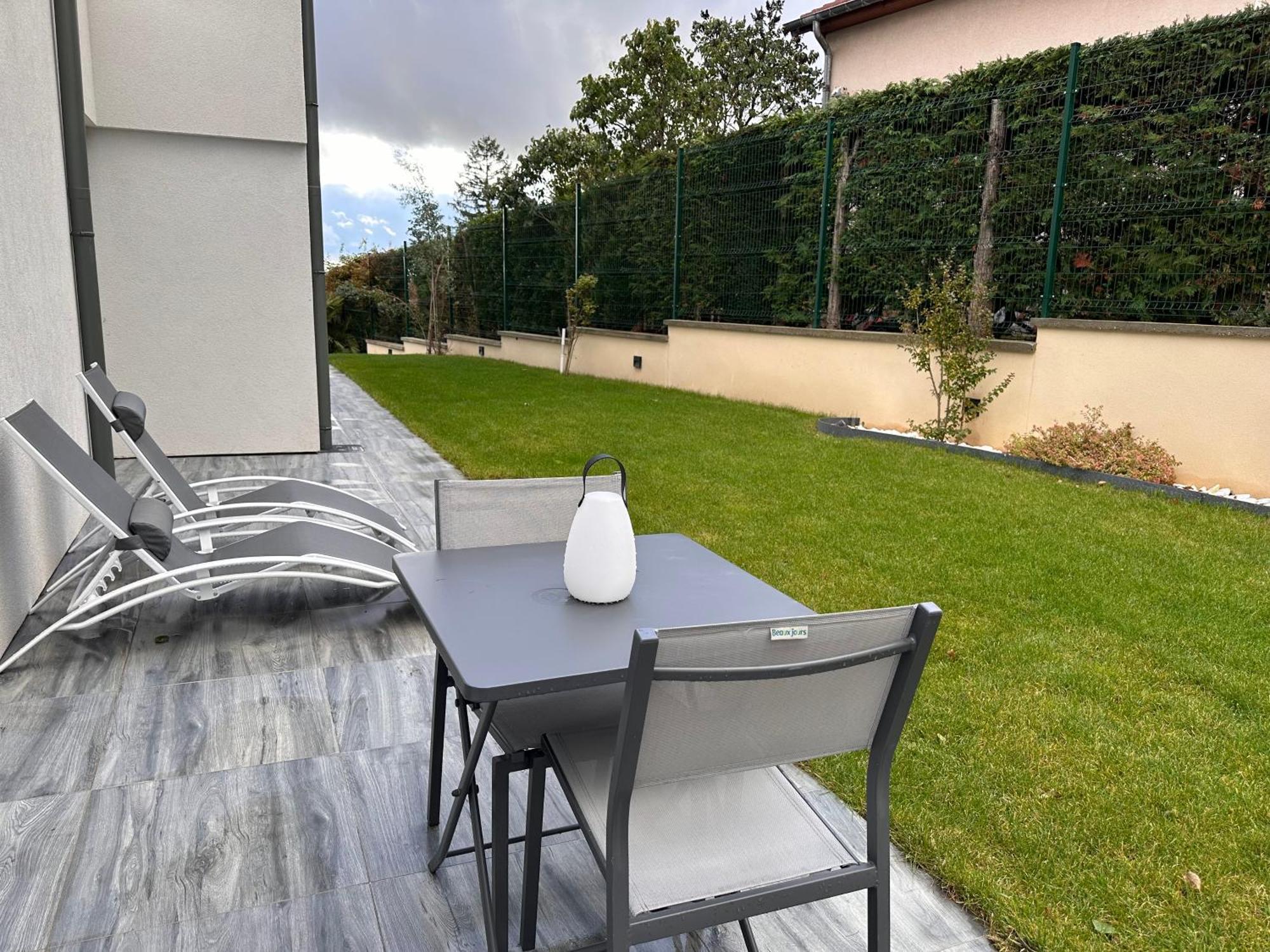 La Villa Perchee Calme, Sauna, Parking Prive Saint-Prix  Exterior foto
